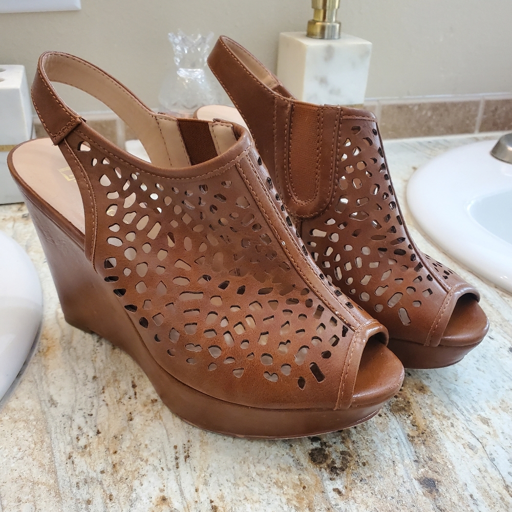 Limelight wedge heel slingback